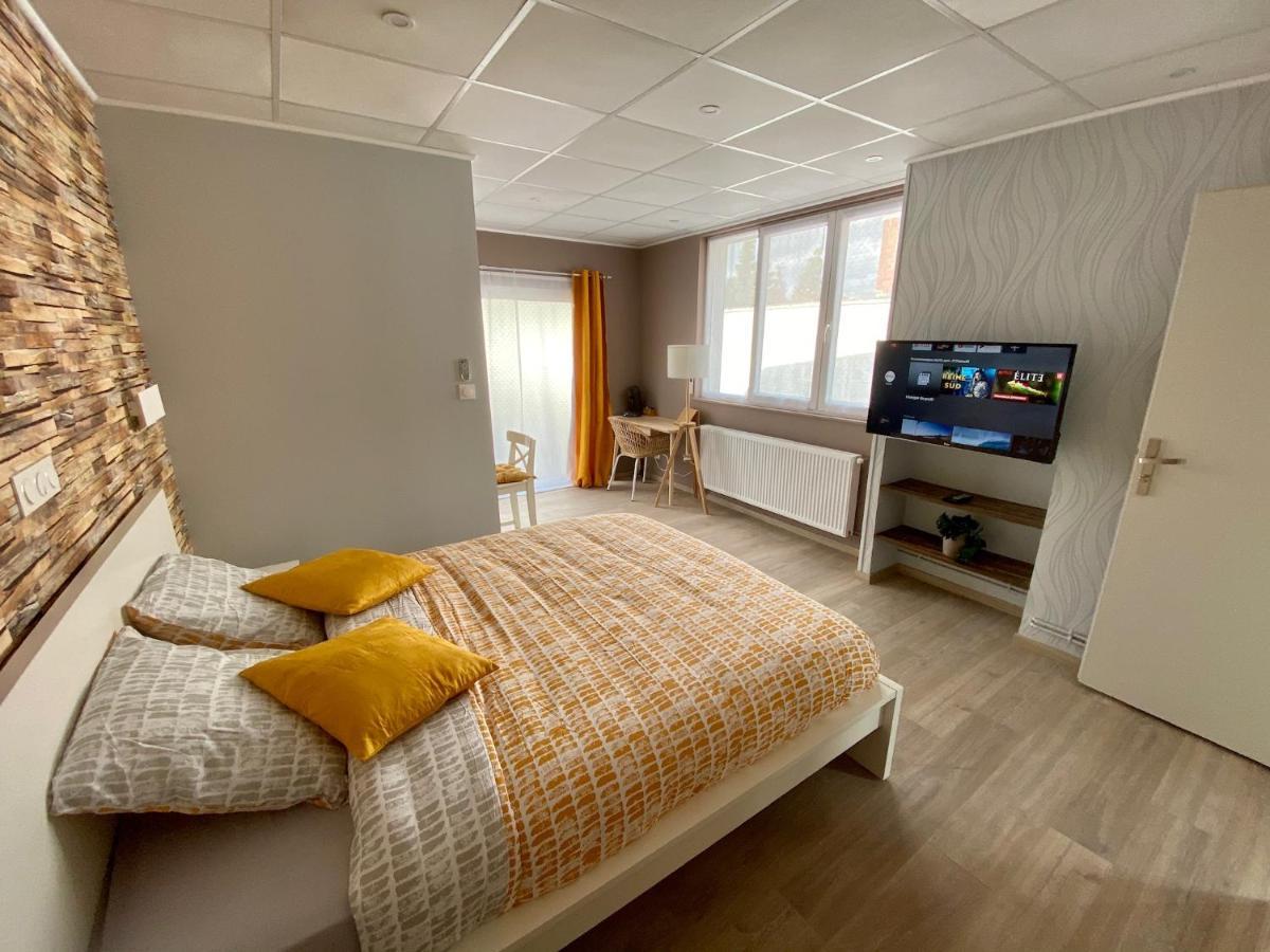 Logements Equipes A Onnaing Avec Espace Balneo En Option Proche Toyota, Autoroute Et Valenciennes Exterior foto