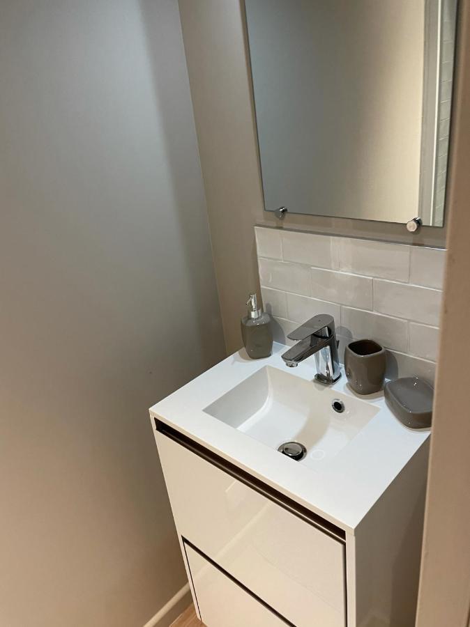 Logements Equipes A Onnaing Avec Espace Balneo En Option Proche Toyota, Autoroute Et Valenciennes Exterior foto